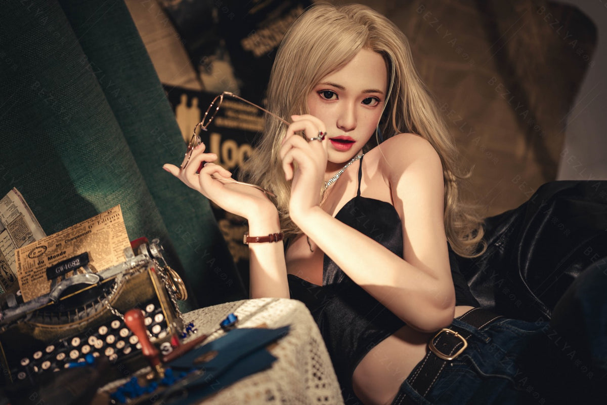 Helianthus sexdukke (Bezlya Doll 162 cm C-cup 2,2U silikone)