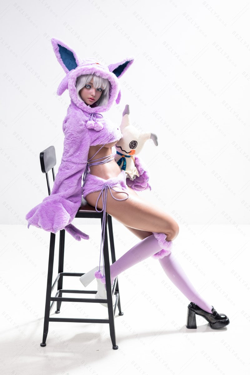 Campanula sexdukke (Bezlya Doll 155 cm E-cup 2.2CF silikone)