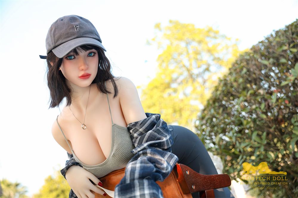 Yeona sexdukke (Irontech Doll 159 cm g-cup S37 TPE+silikone)