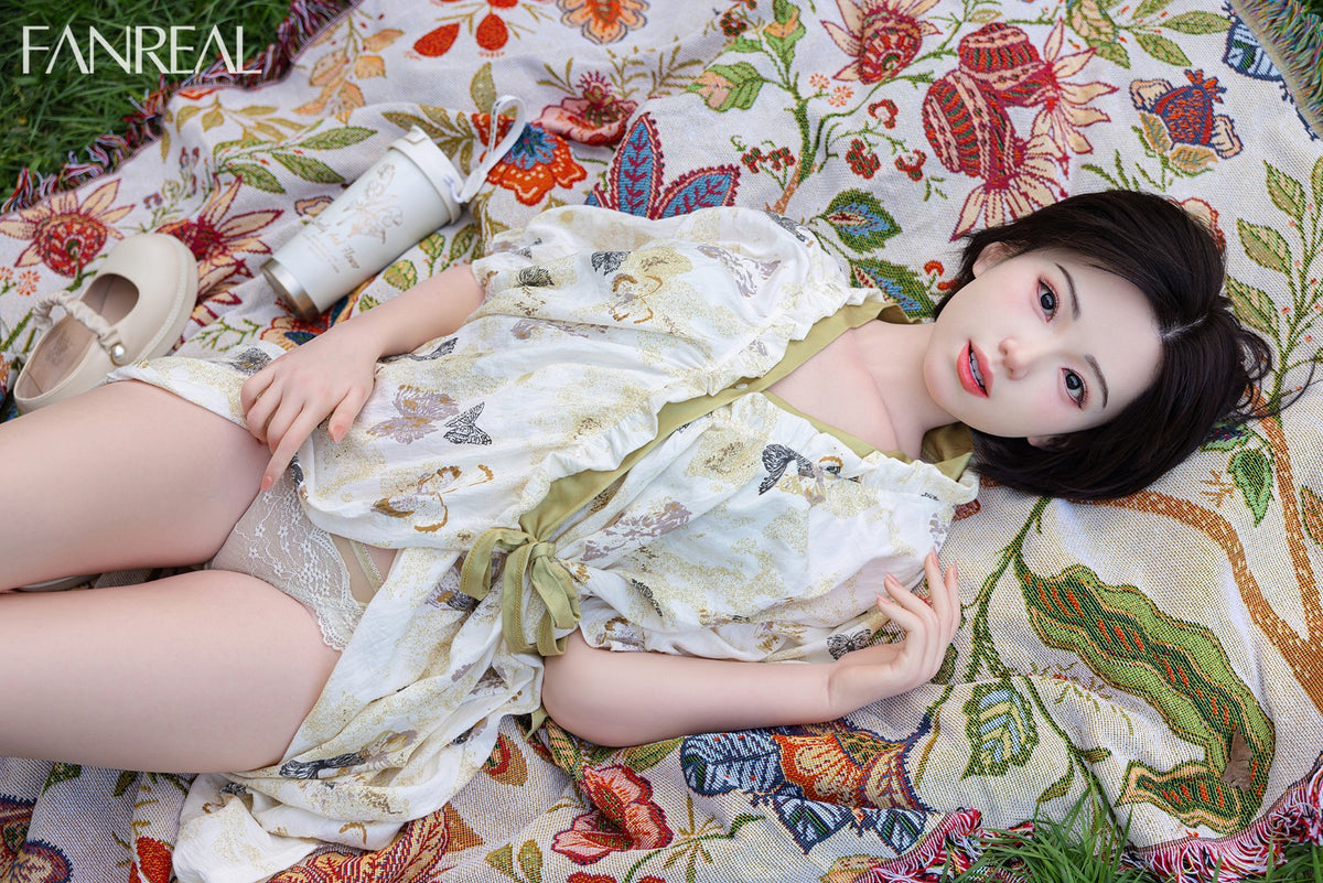 Molly sexdukke (FanReal Doll 153 cm B-cup silikone)