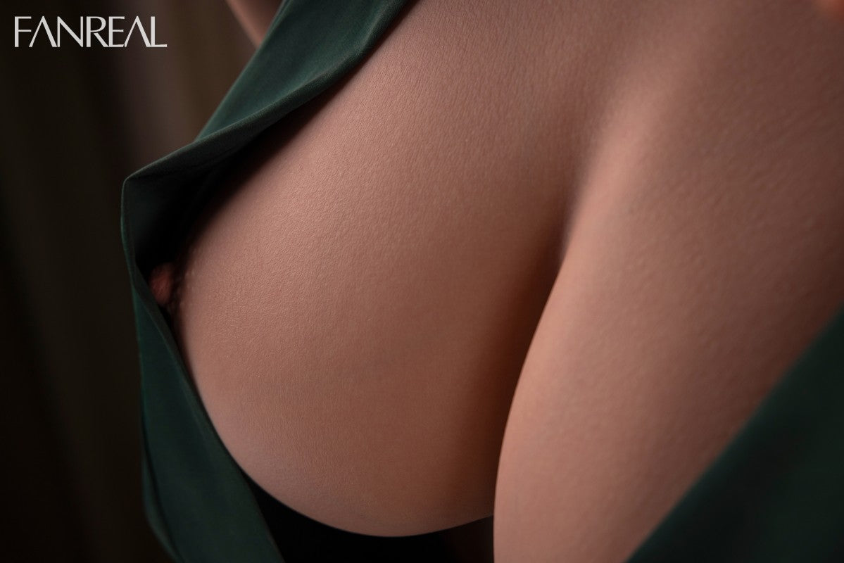 Mirella sexdukke (FanReal Doll 155 cm F-cup RST silikone)