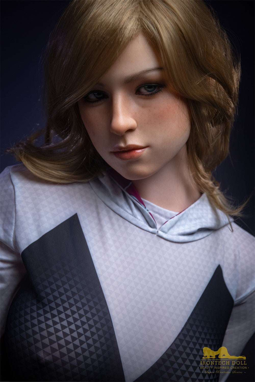 Gwen sexdukke (Irontech Doll 167 cm E-cup P38 silikone)