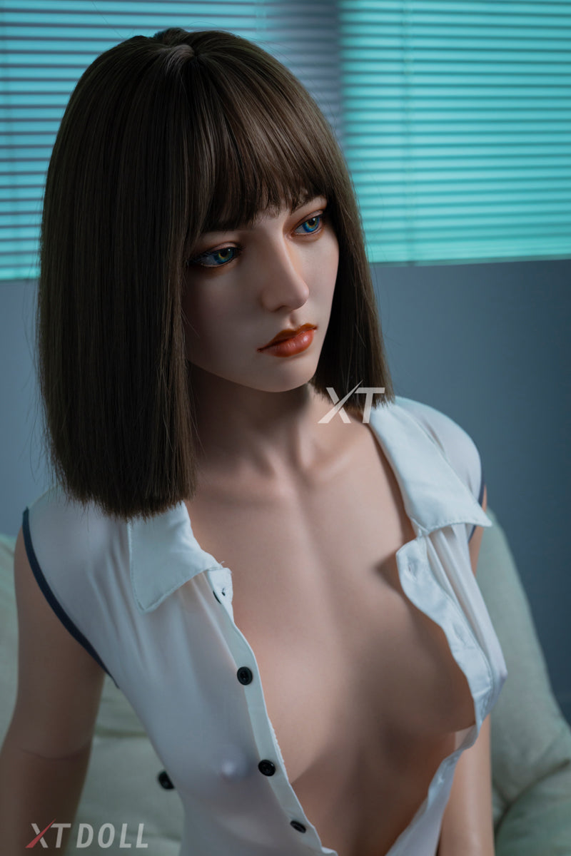 Irina sexdukke (XT Doll 161 cm B-cup #XT-18 silikone)