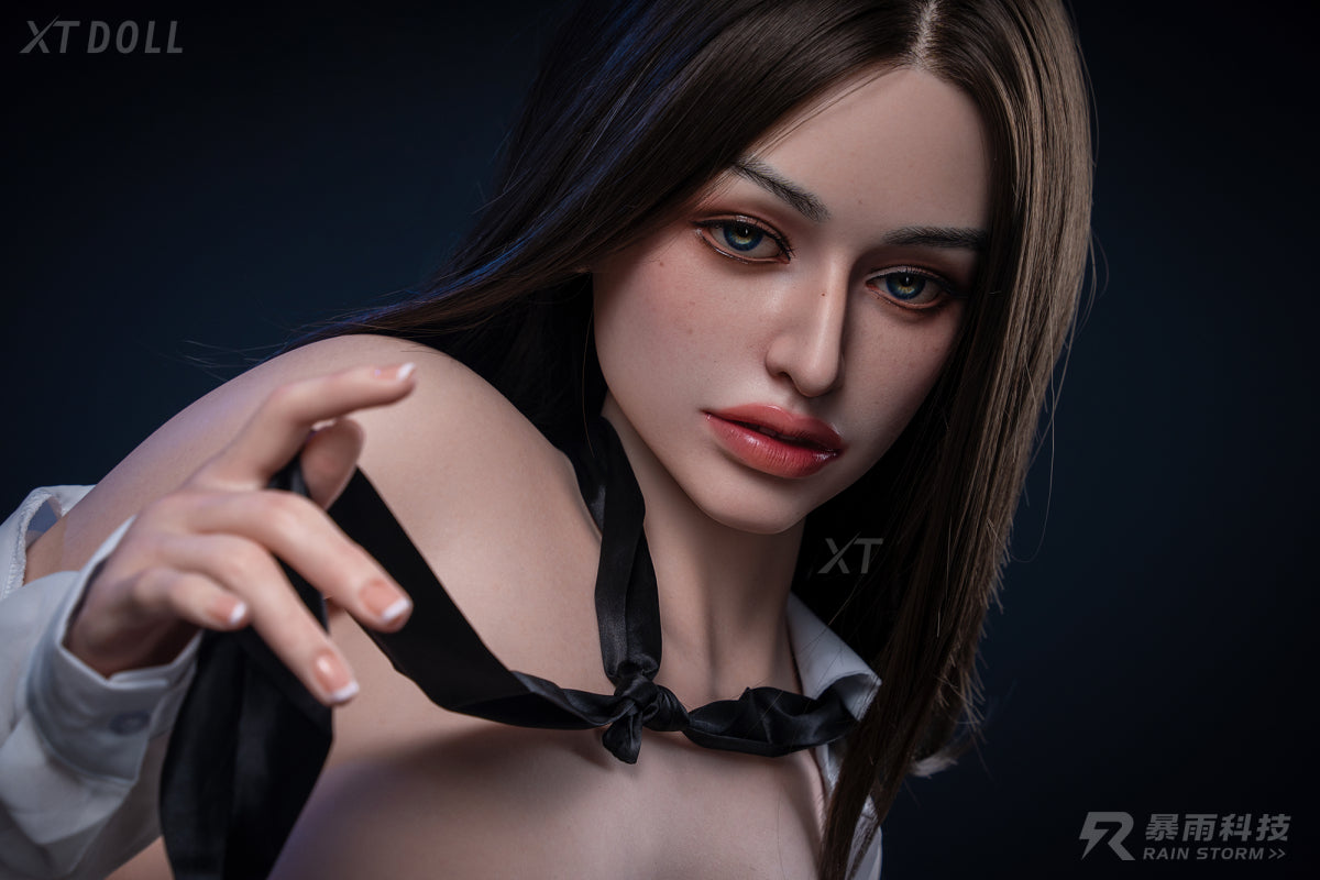 Everleigh 2 sexdukke (XT Doll 162 cm G-cup #XT-19-A silikone)