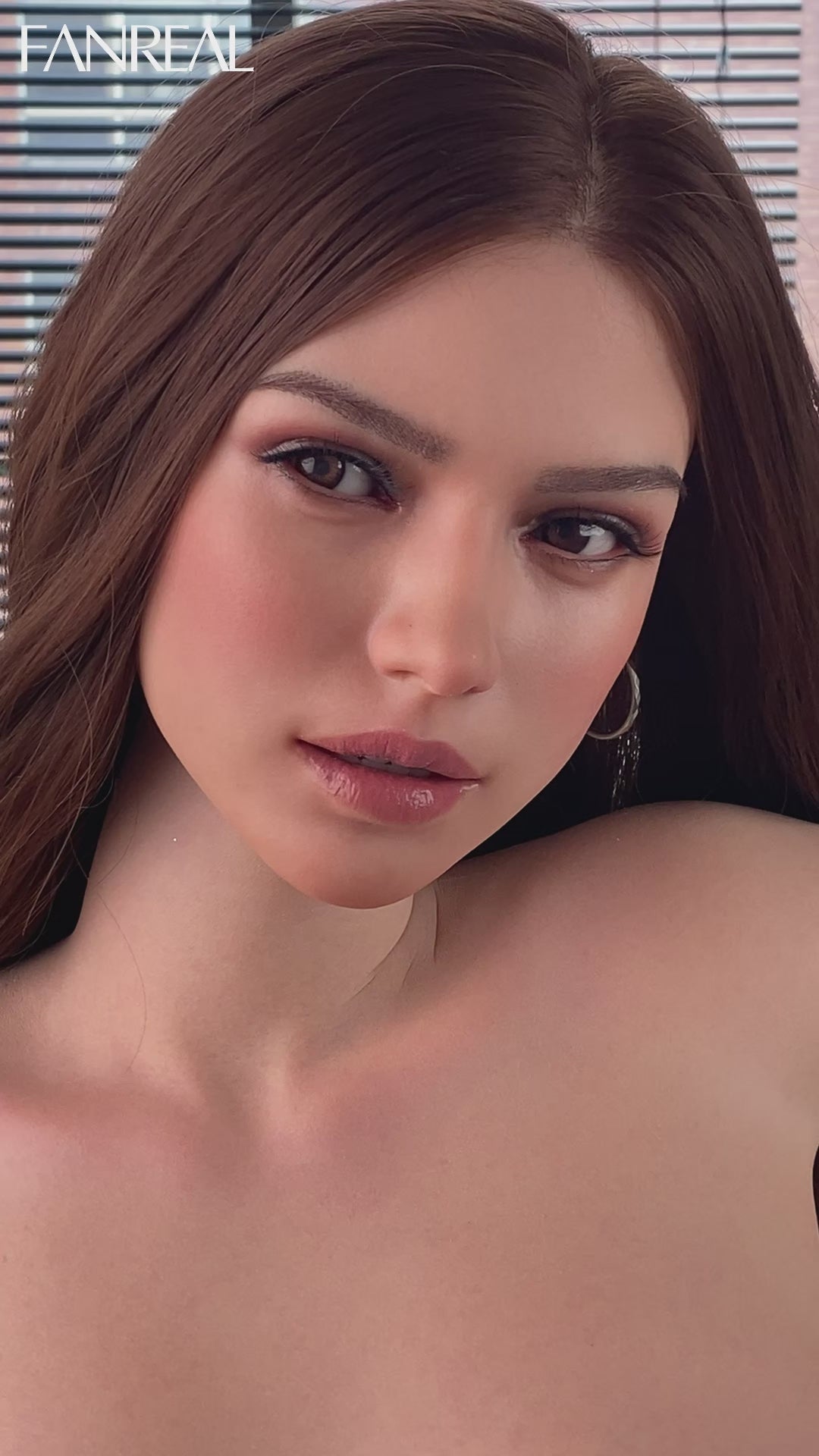 Mirella sexdukke (FanReal Doll 166 cm J-cup silikone)