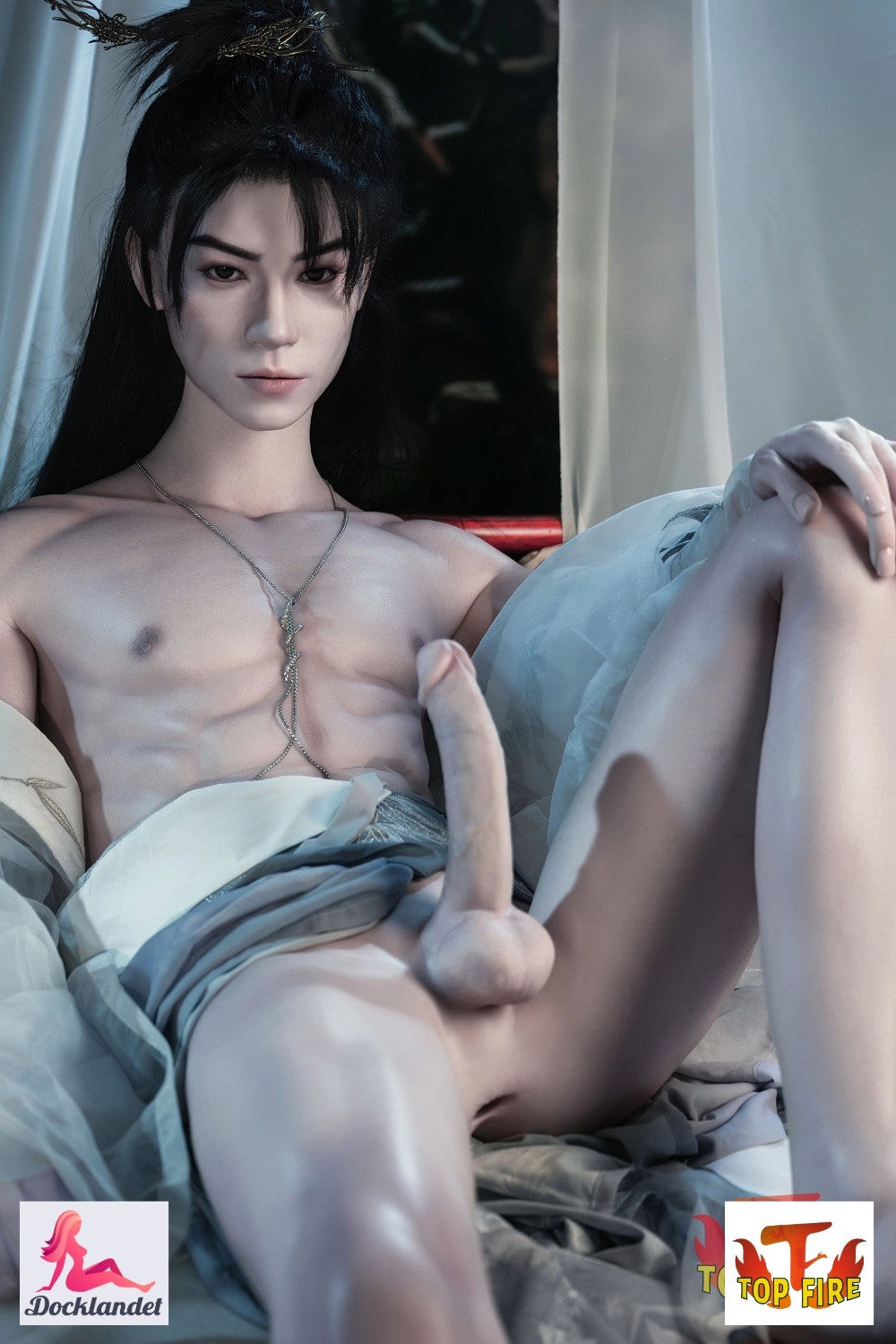 Max är en manlig asiatisk sexdocka med samurai-stil från märket Top Fire Doll. En högkvalitativ realistisk manlig docka som är 173 cm lång och har ett relativt lågt pris. Max har en markerat muskulös kropp och en stor penis (20 cm lång).