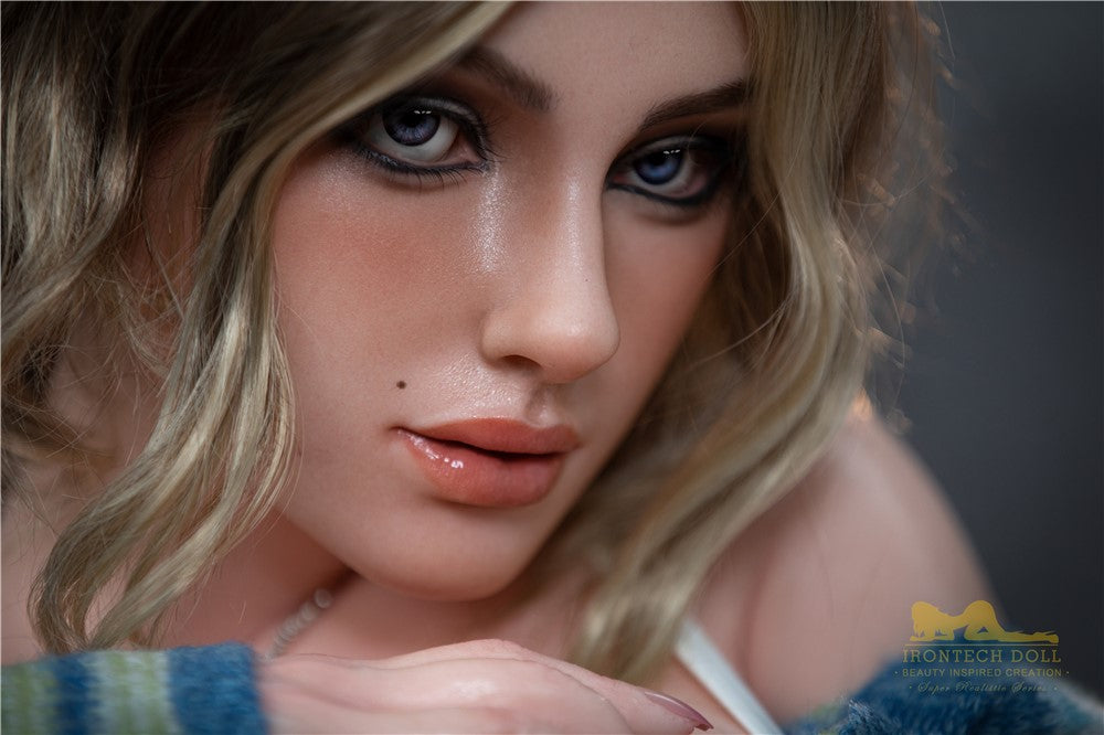 Lotta sexdukke (Irontech Doll 152 cm A-cup S17 silikone)