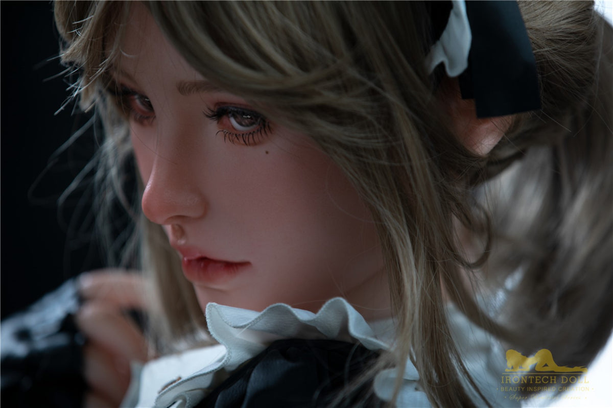 Cynthia sexdukke (Irontech Doll 165 cm F-cup S15 silikone)